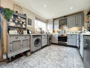 Kitchen- click for photo gallery